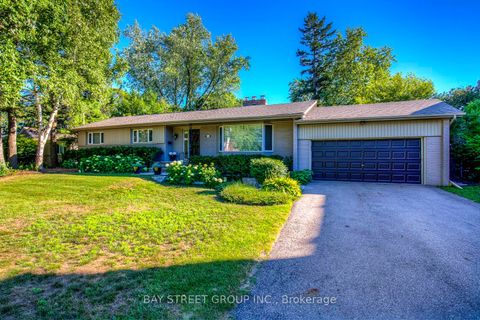 256 Eastcourt Road Oakville ON L6J 4Y4