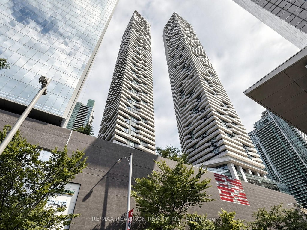 Photo of 88 Harbour Street #1504, Toronto, ON M5J 0C3 (MLS # C13813052)