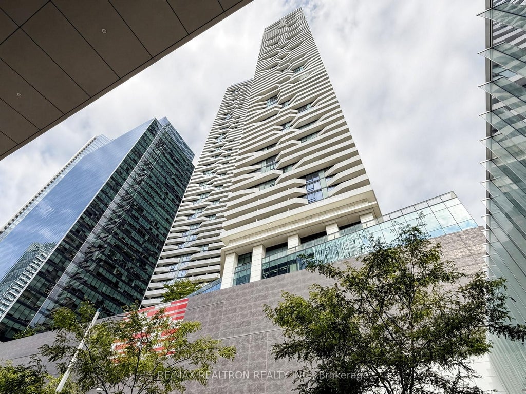 Photo of 88 Harbour Street #1504, Toronto, ON M5J 0C3 (MLS # C13813052)
