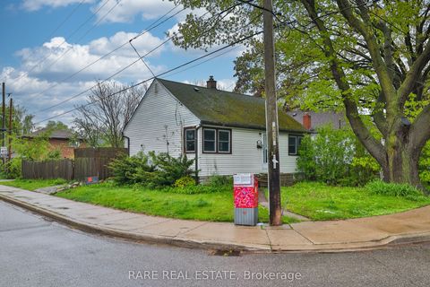 178 Angelene Street Mississauga ON L5G 1X2