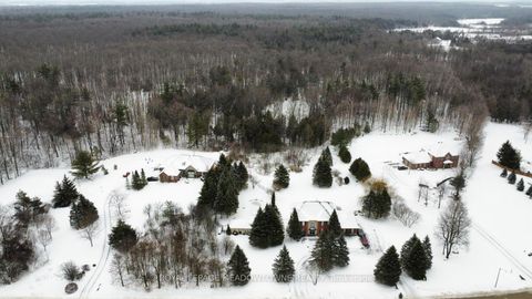 8 Deer Run Crescent Halton Hills ON L7J 2L7