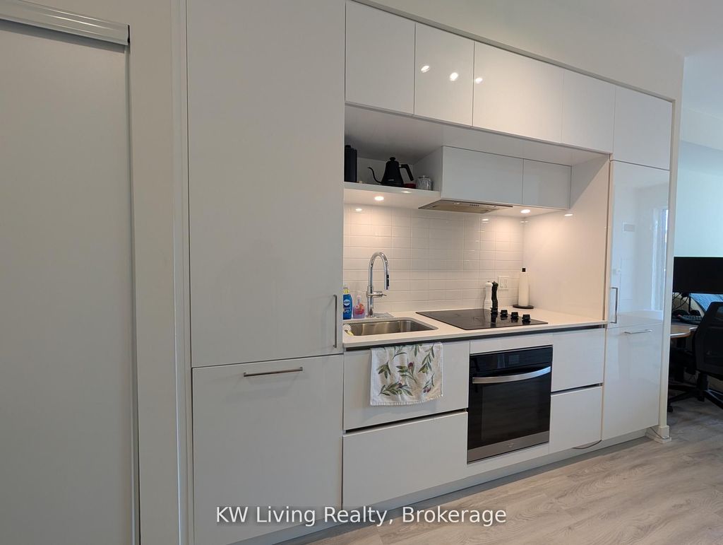 Photo of 6 David Eyer Road #218, Richmond Hill, ON L4S 0N5 (MLS # N12653134)