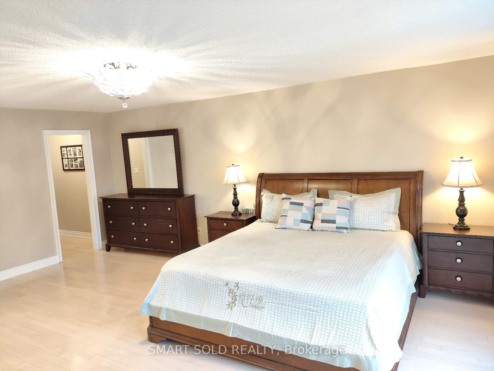 67 Chantilly Crescent