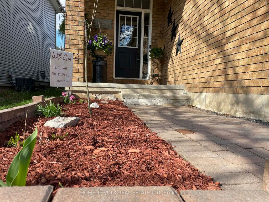 Photo of 59 Saddlesmith Circle, Kanata, ON K2M 2Y9 (MLS # X13106446)