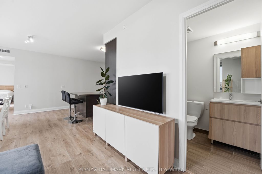 Photo of 36 Park Lawn Road #10, Toronto, ON M8Y 0E5 (MLS # W13064516)