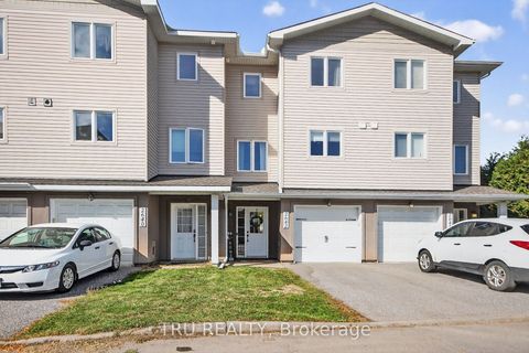 Photo of 2642 Palings Private, Blossom Park - Airport and Area, ON K1T 4A4 (MLS # X12446155)