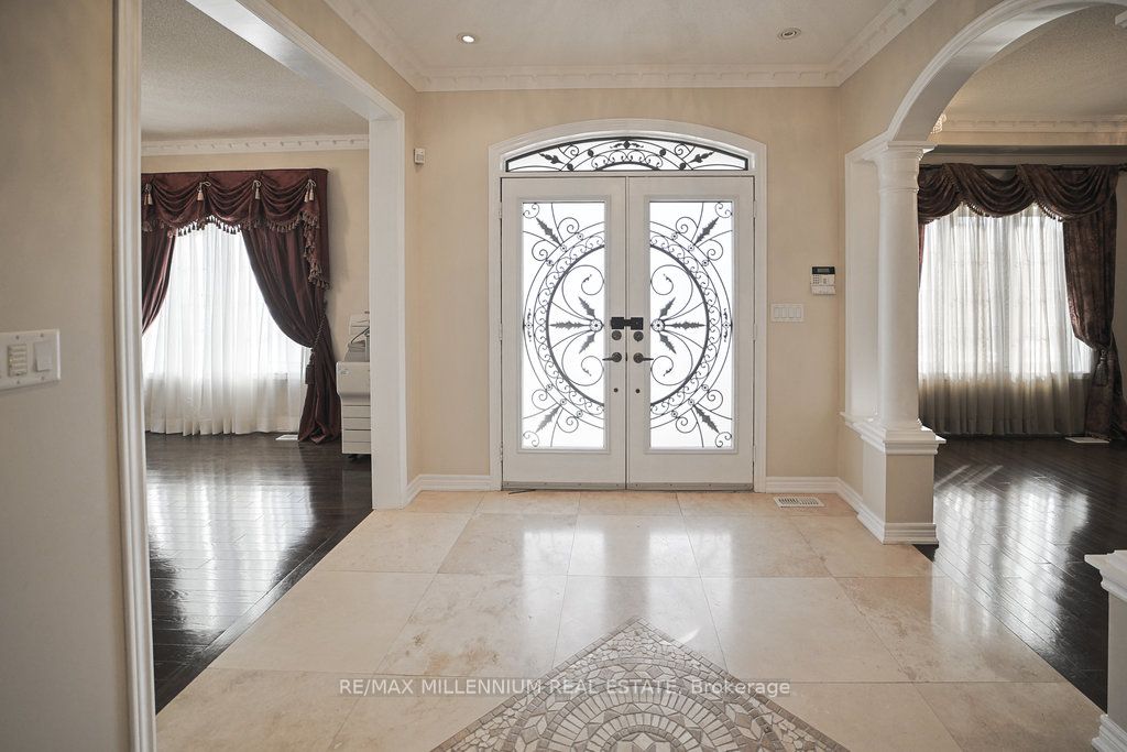 24 Prince Edward Boulevard