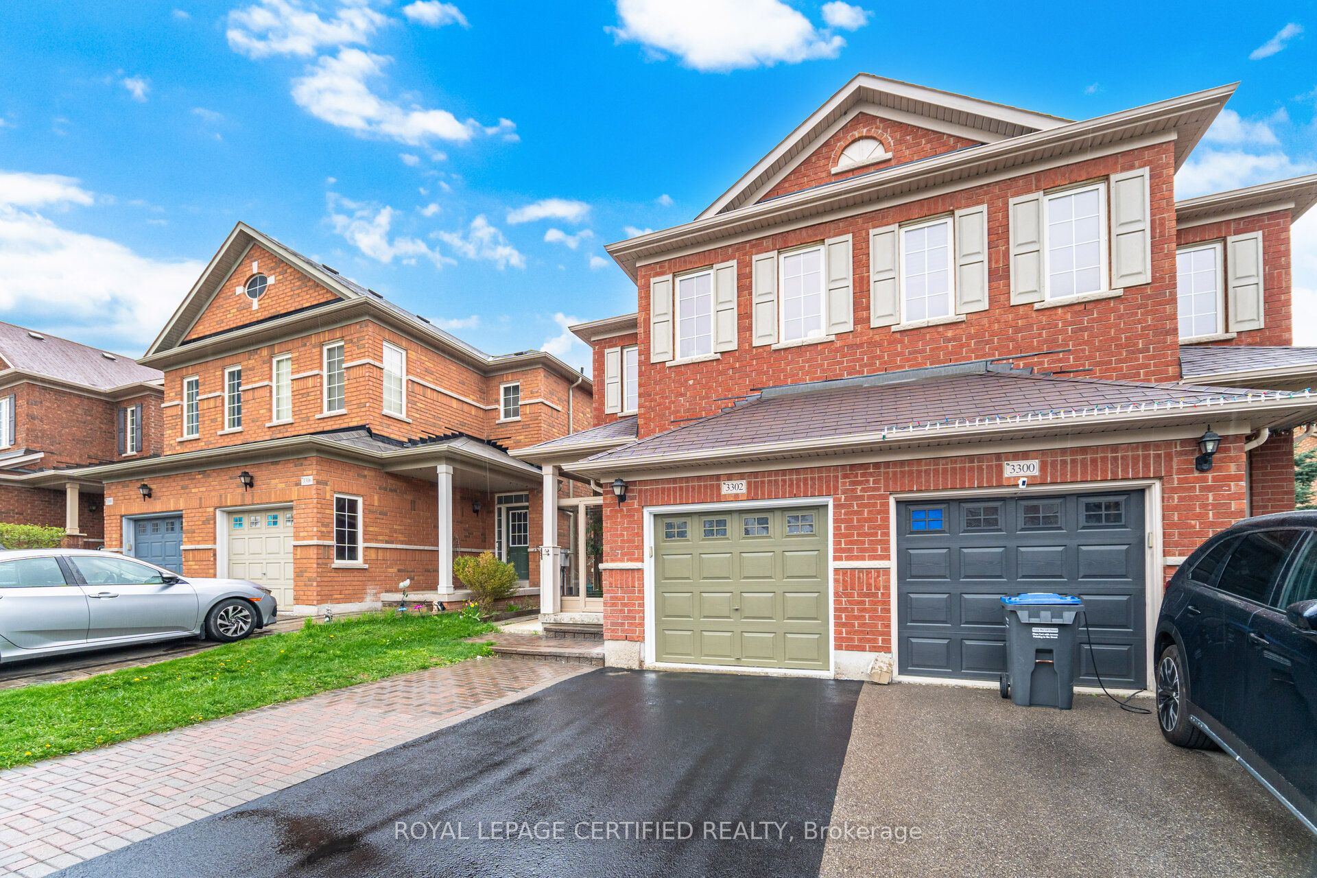 3302 Stoney Crescent
