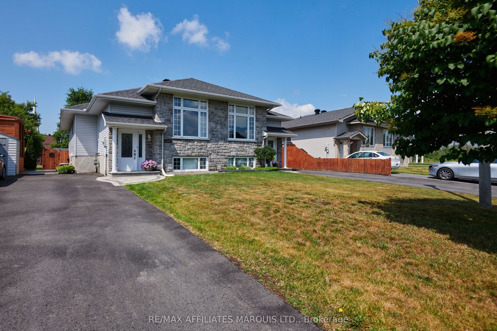 Photo of 3326 Northdale Drive, Cornwall, ON K6K 0A5 (MLS # X13654164)