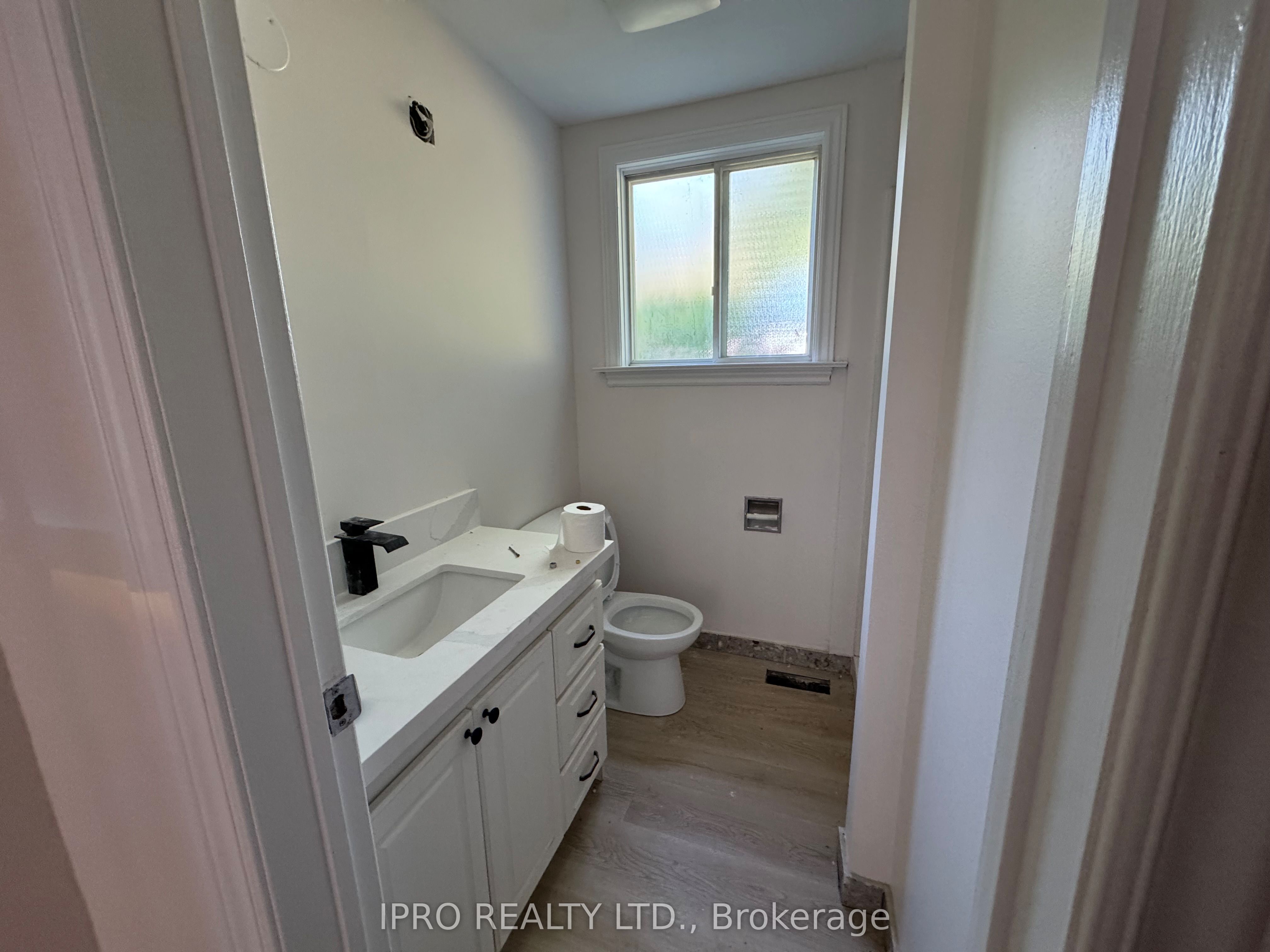 2069 Thornlea Drive S SIDE SECOND UNIT