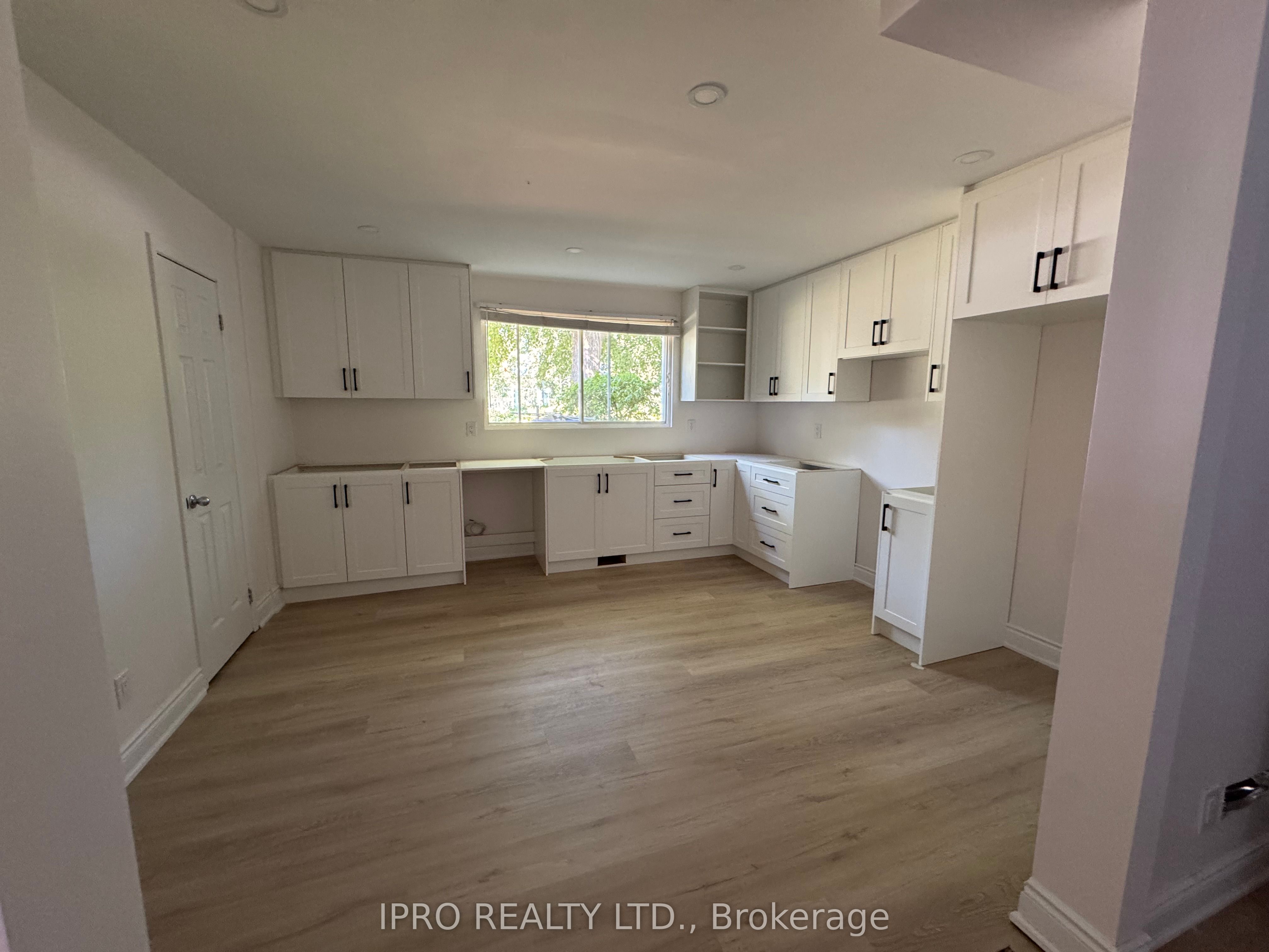 2069 Thornlea Drive S SIDE SECOND UNIT