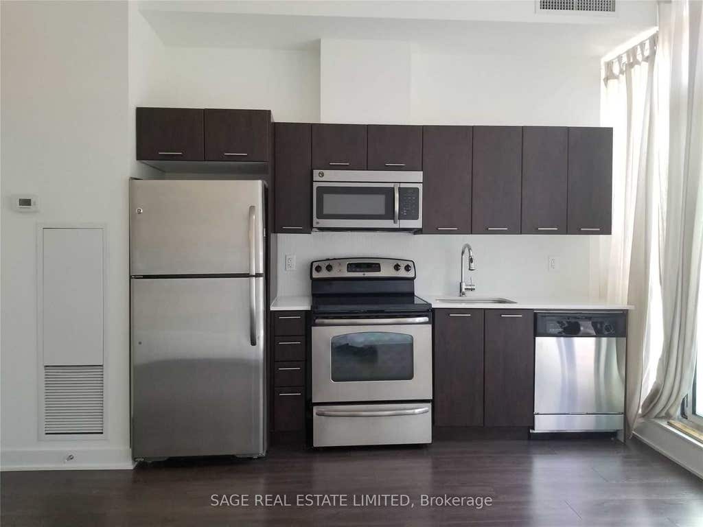 Photo of 169 Fort York Boulevard #220, Toronto, ON M5V 0C8 (MLS # C13546788)