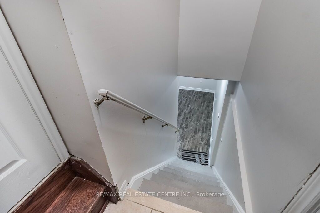 20 Laurentide Crescent Bsmt