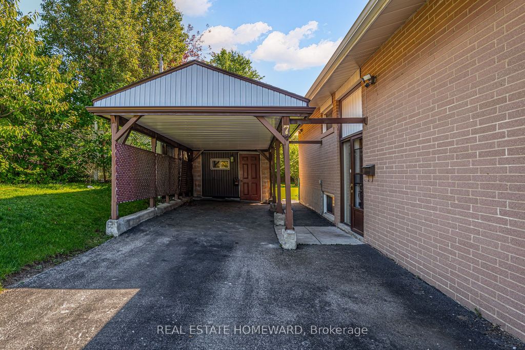 Photo of 7 Jacinta Drive, Toronto, ON M6L 1H6 (MLS # W12437024)