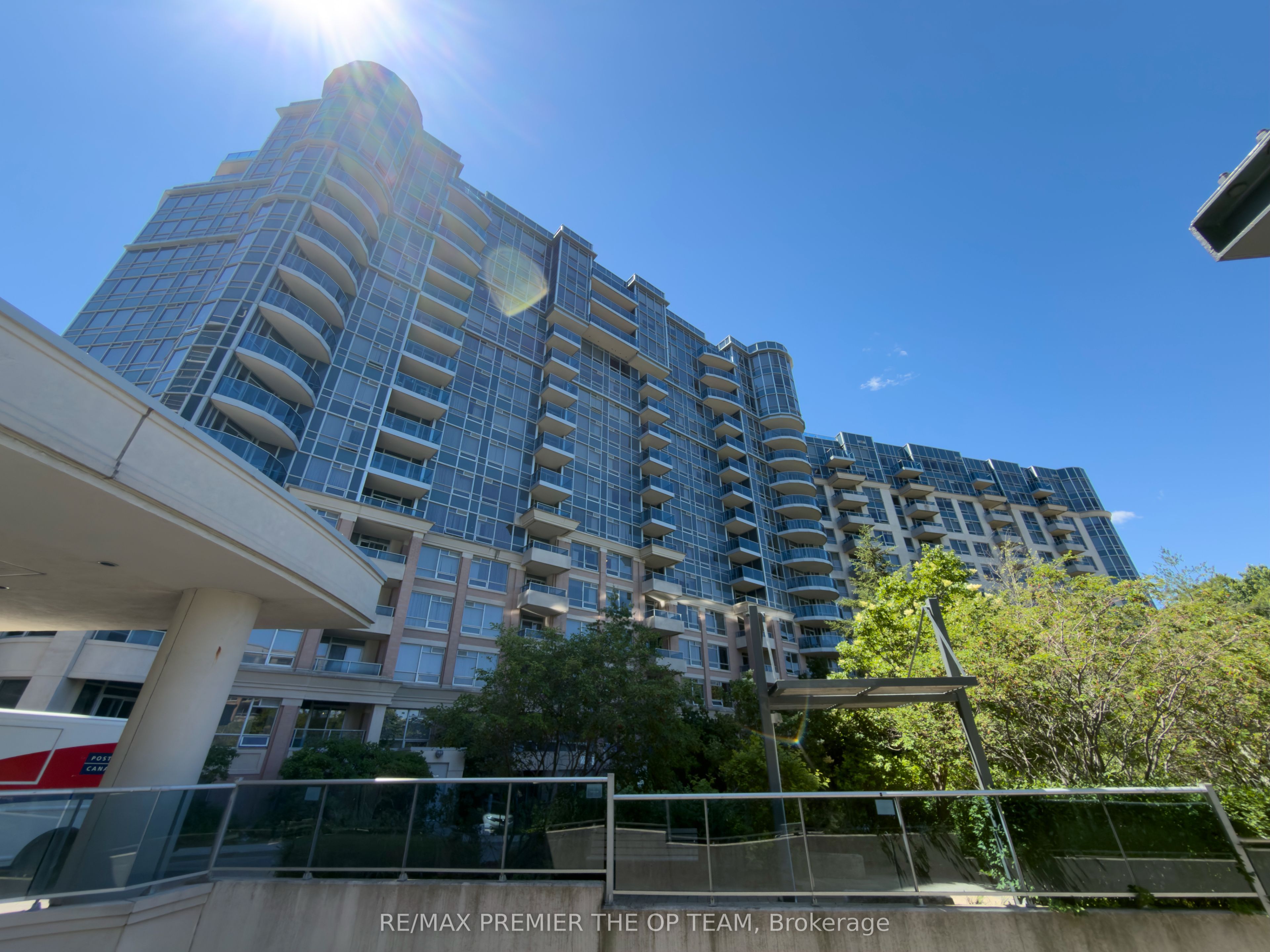 23 Cox Boulevard 1077