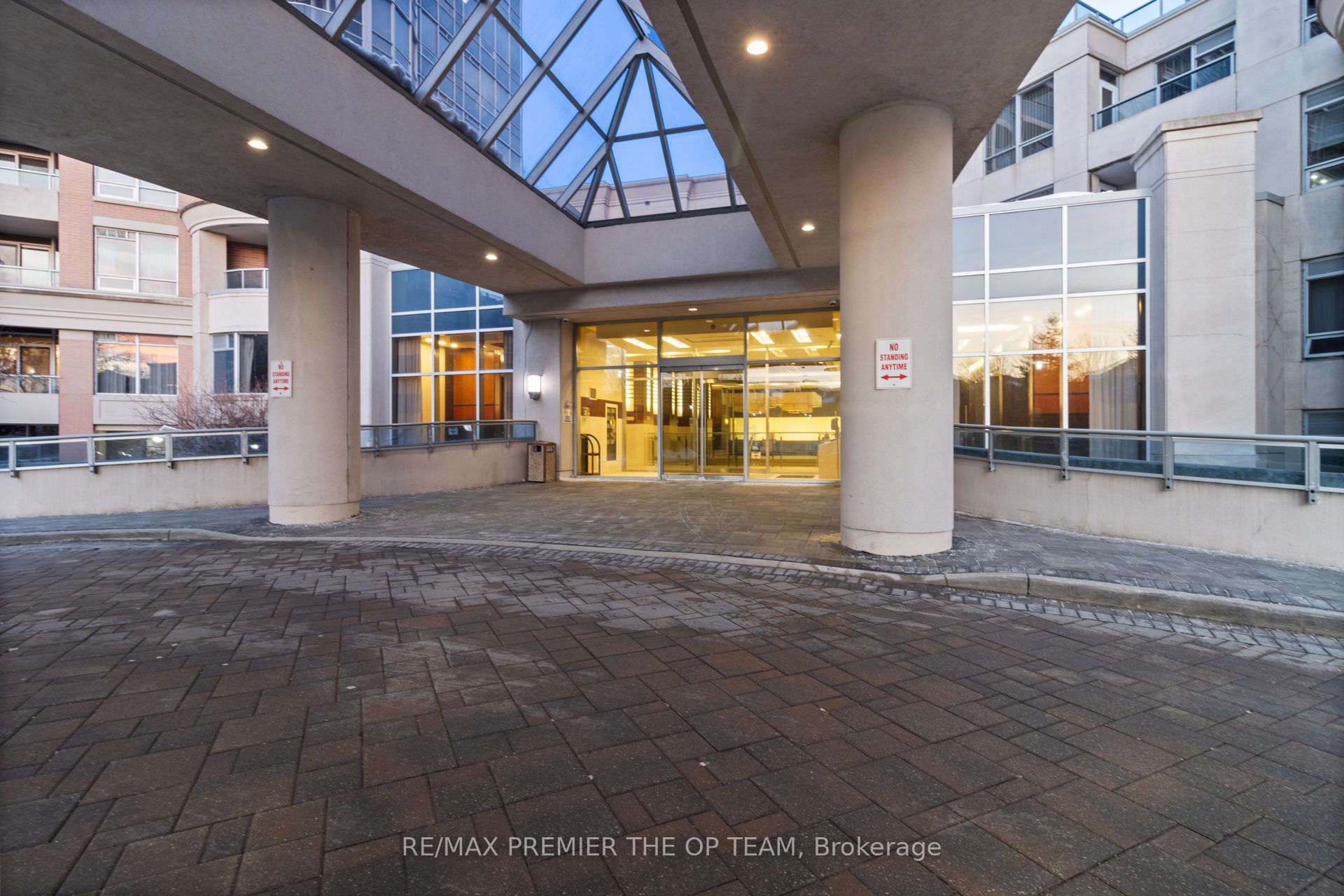 23 Cox Boulevard 1077