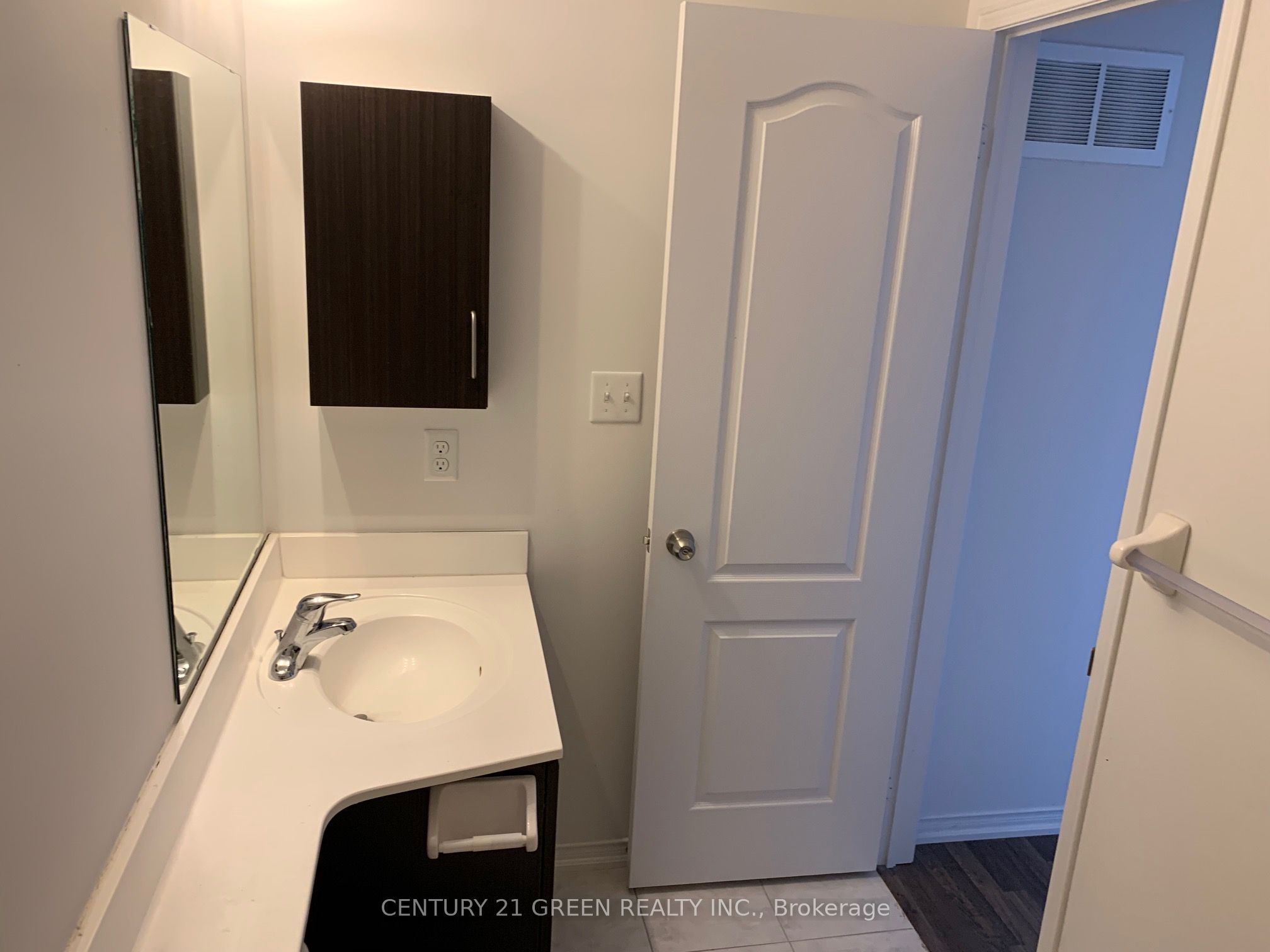 2500 Post Road 17