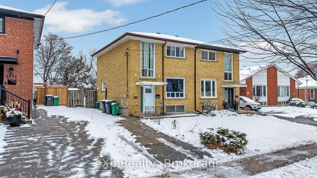 Photo of 1367 Freeport Drive, Mississauga, ON L5C 1S5 (MLS # W12700266)