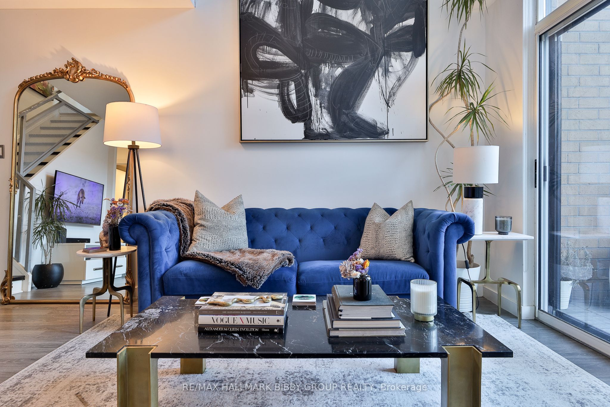 800 King Street W 215