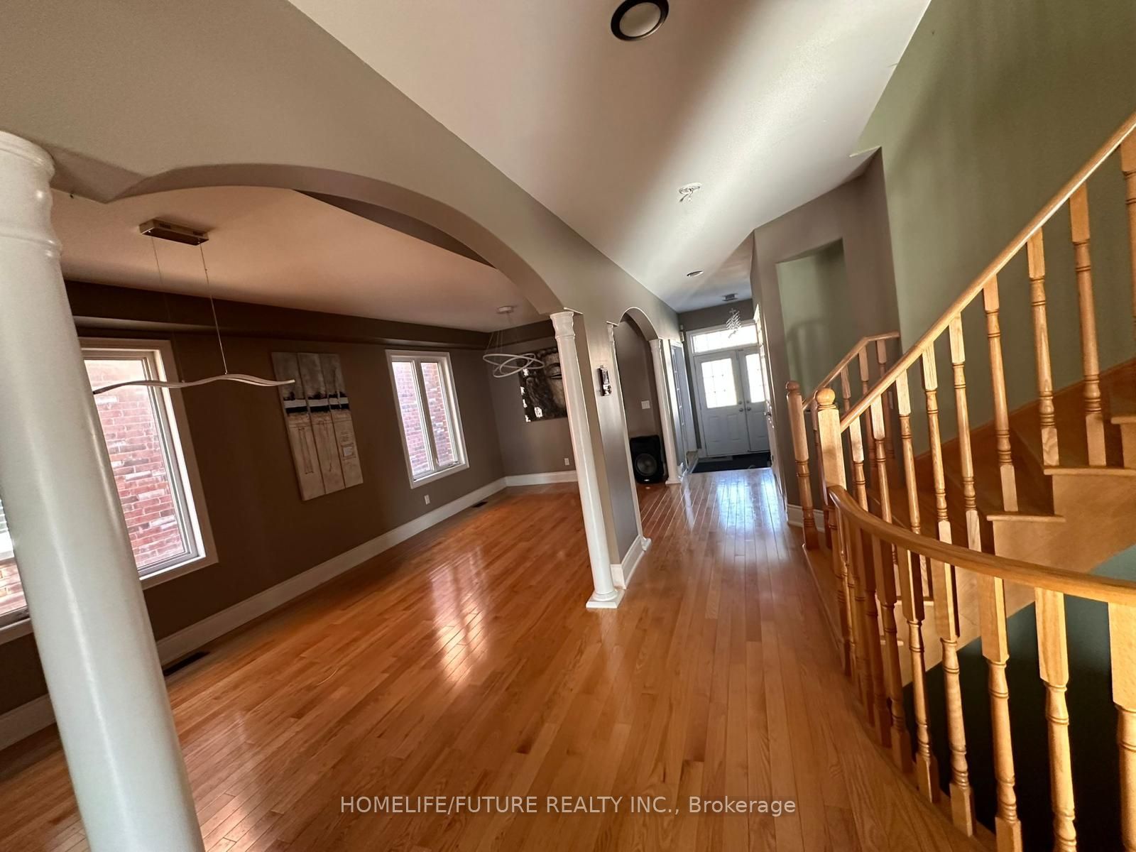 86 Greenspire Avenue