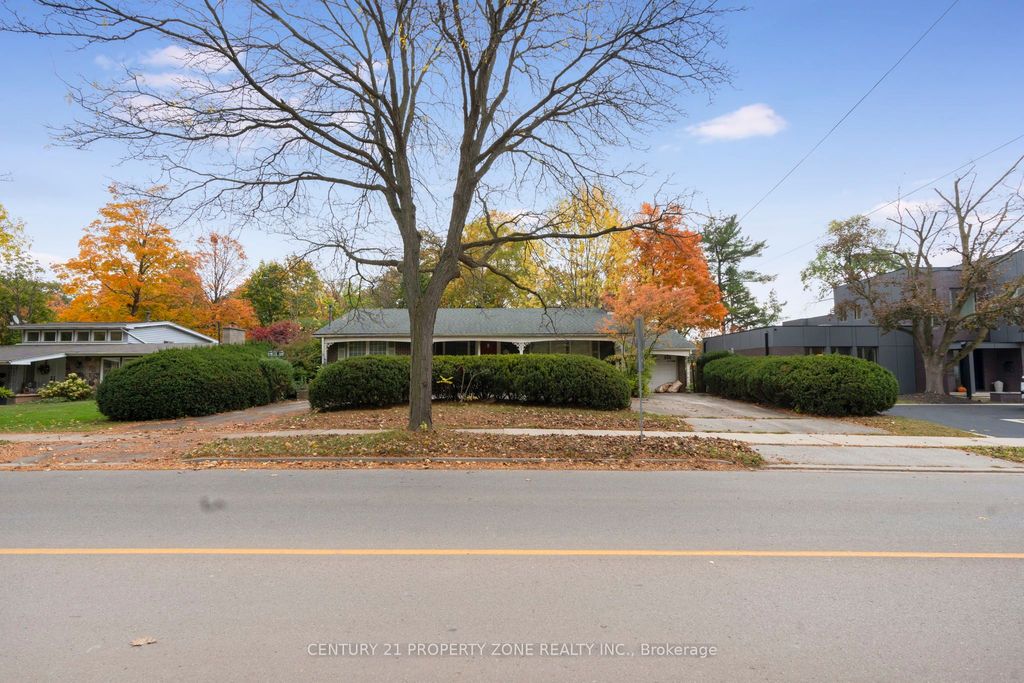 Photo of 5014 Spruce Avenue, Burlington, ON L7L 1M7 (MLS # W12813968)