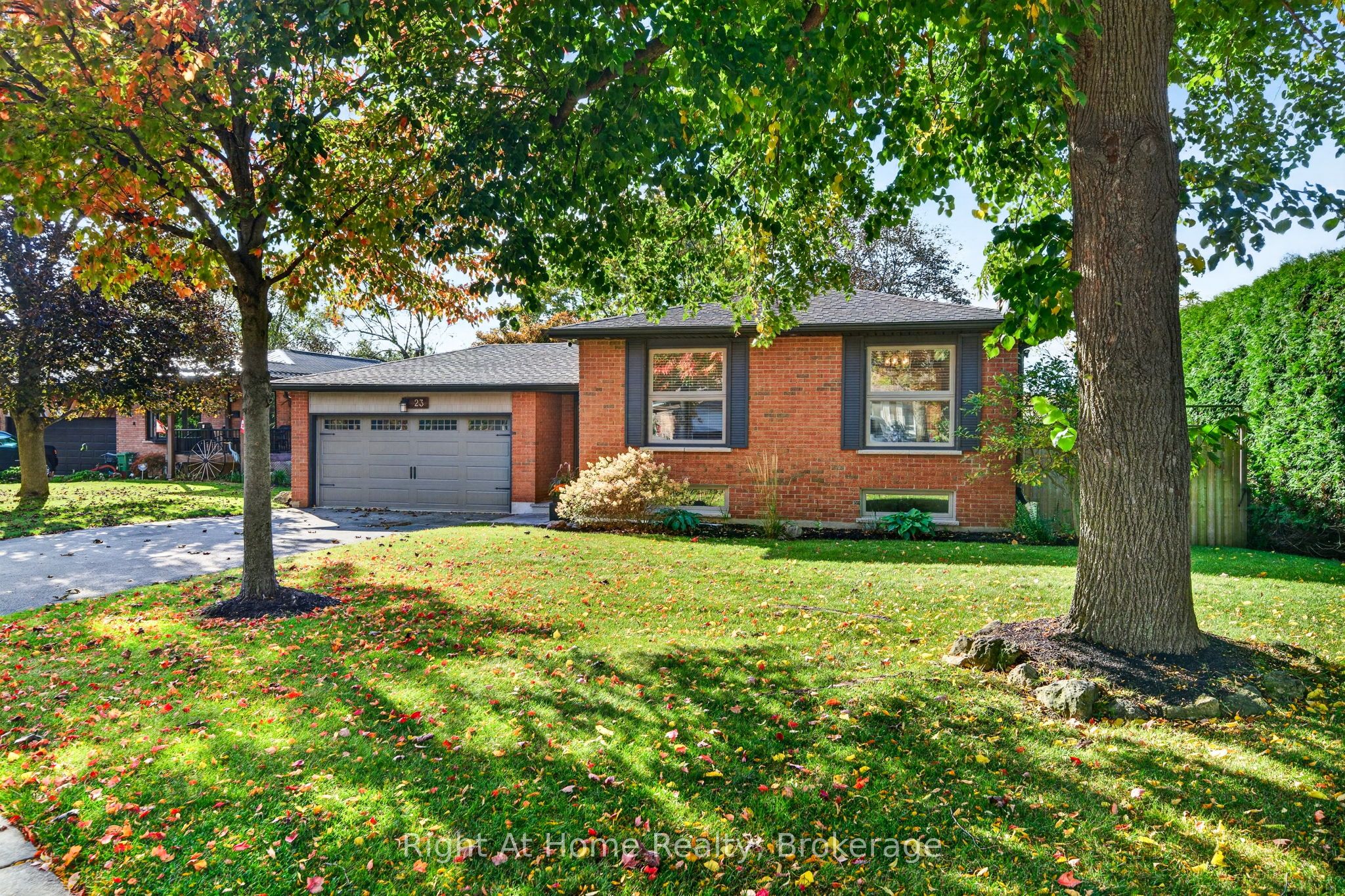23 Laurendale Avenue