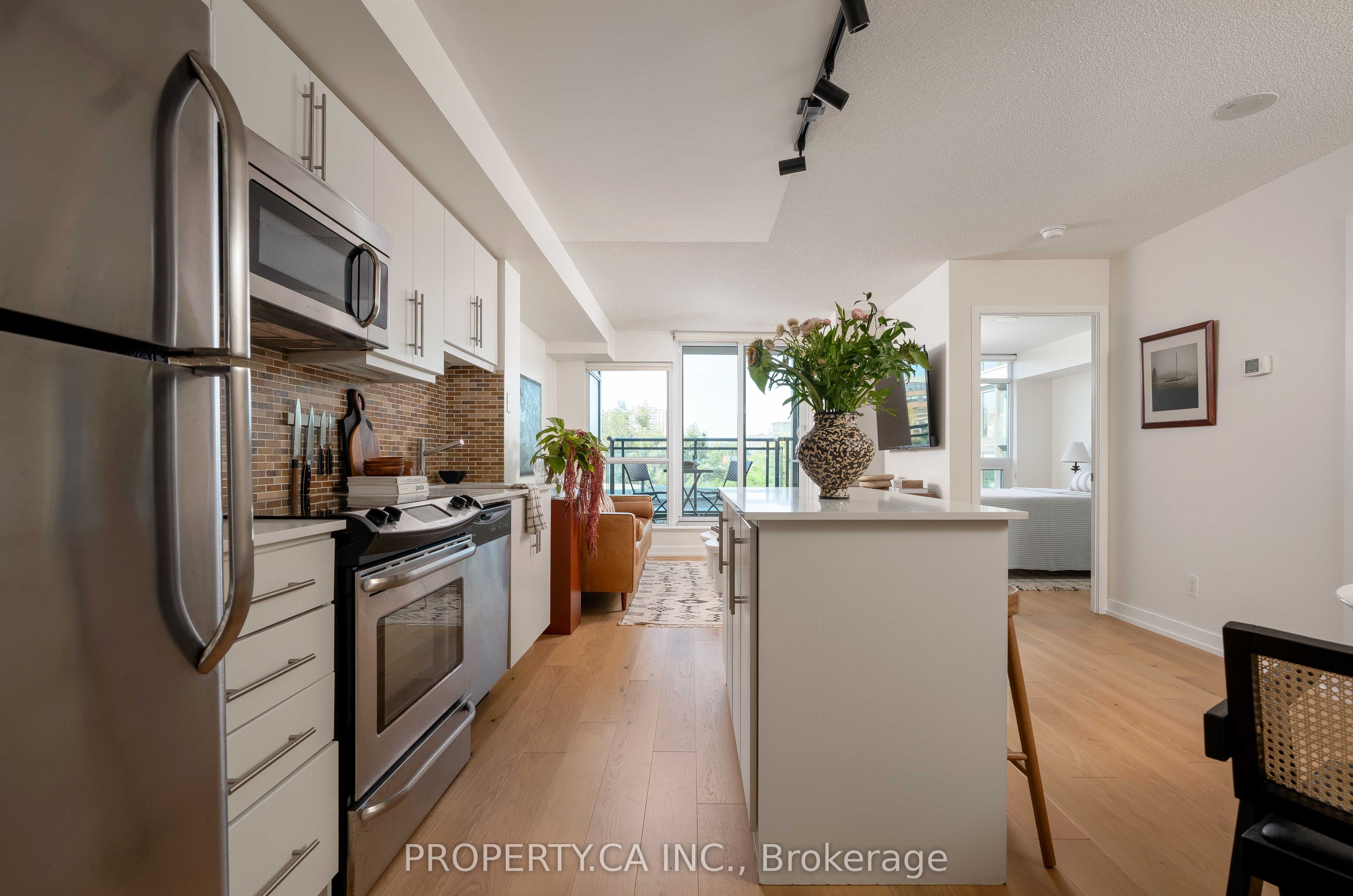 1171 Queen Street W 413