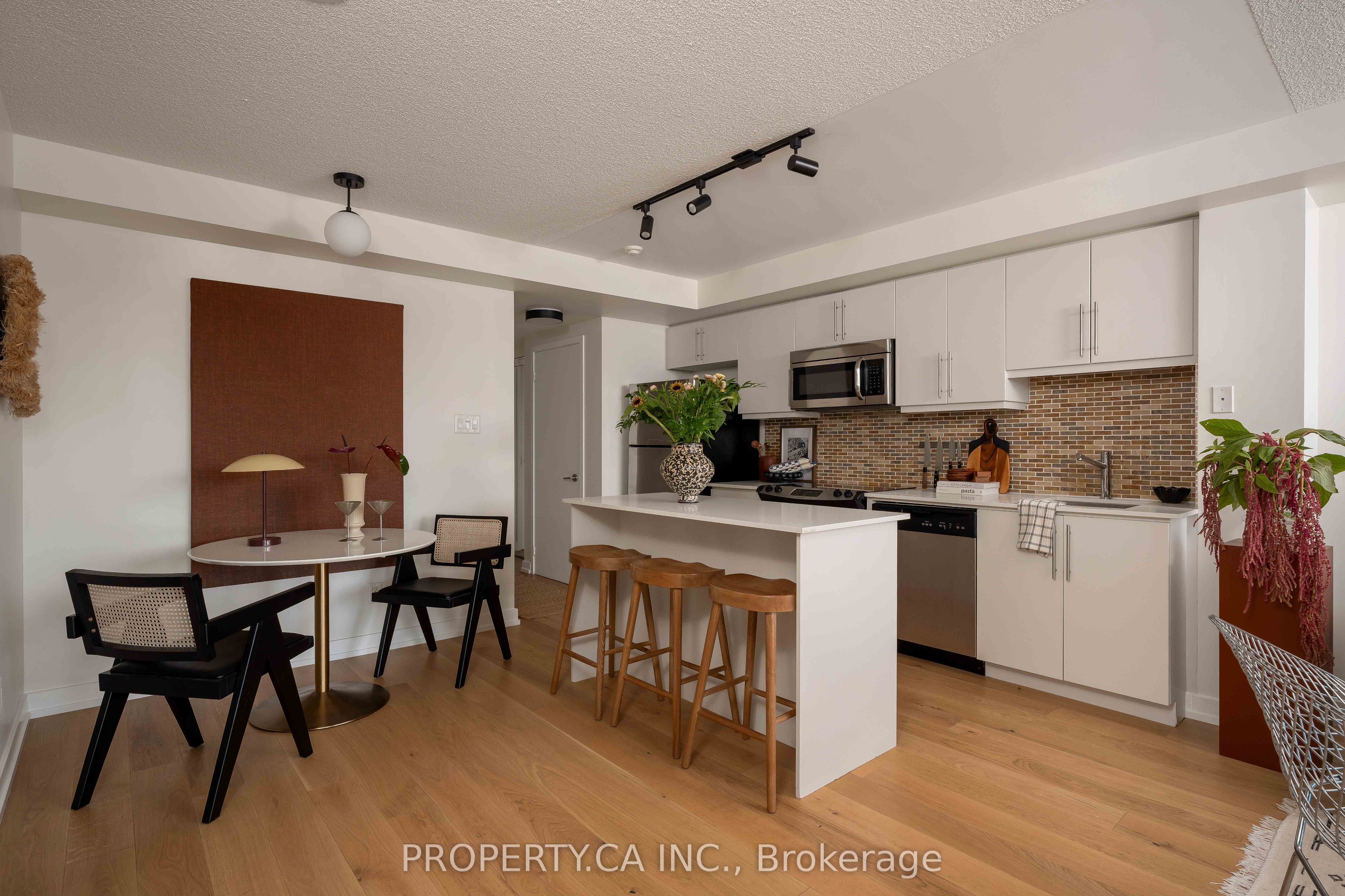 1171 Queen Street W 413
