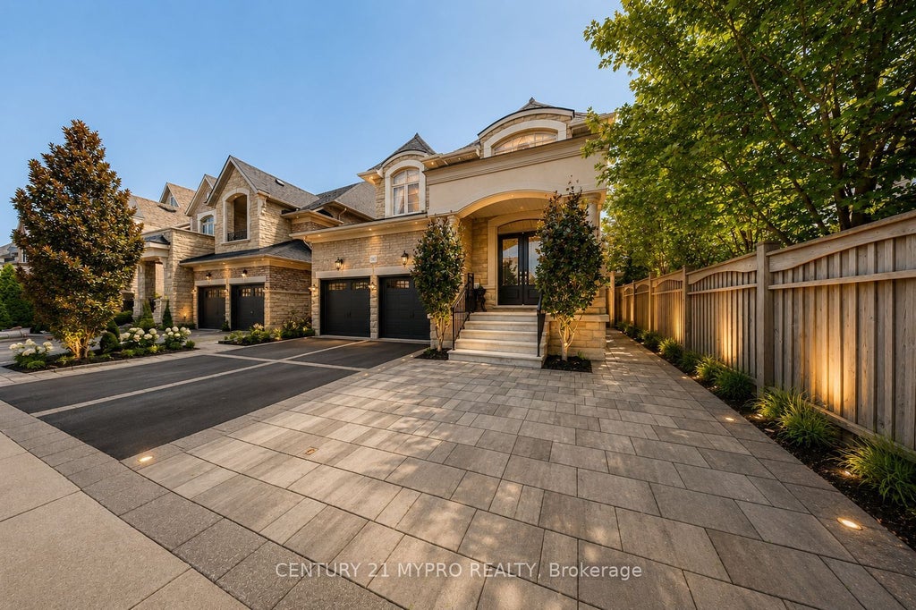 Photo of 107 Hailsham Court, Vaughan, ON L4L 1A6 (MLS # N13564718)
