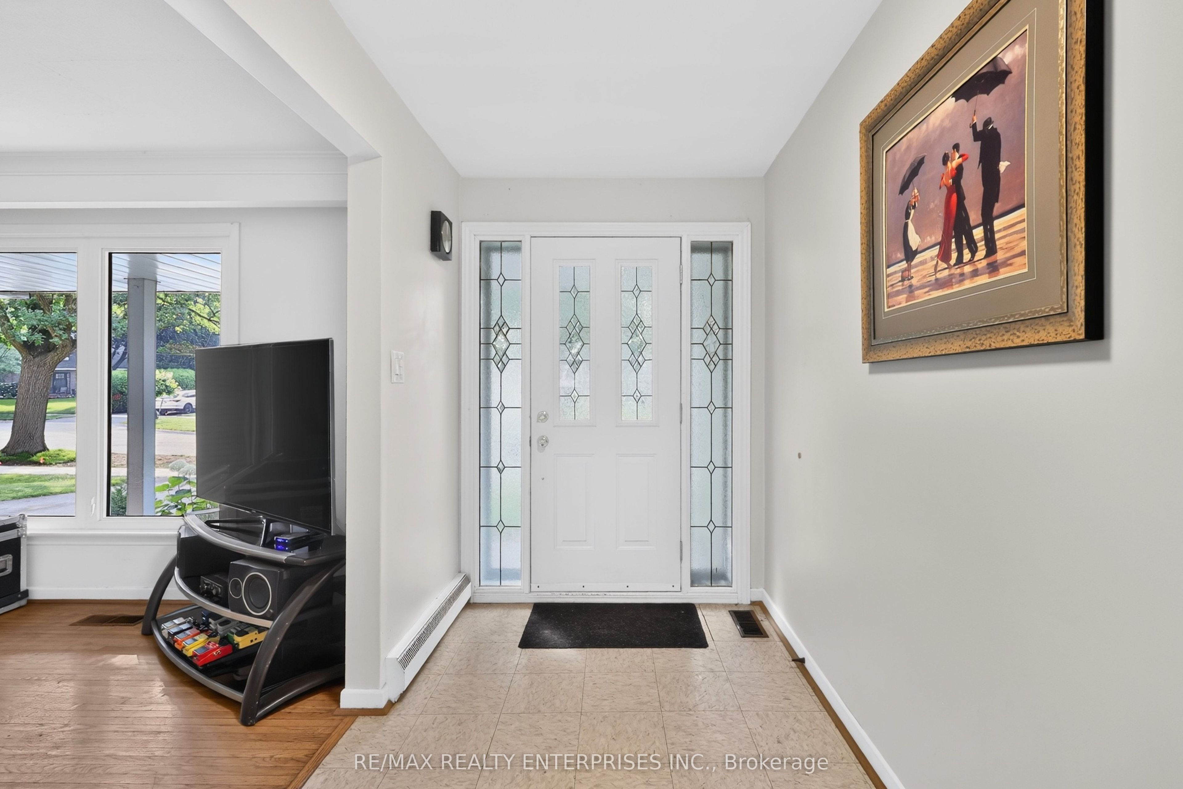 975 Cresthampton Lane