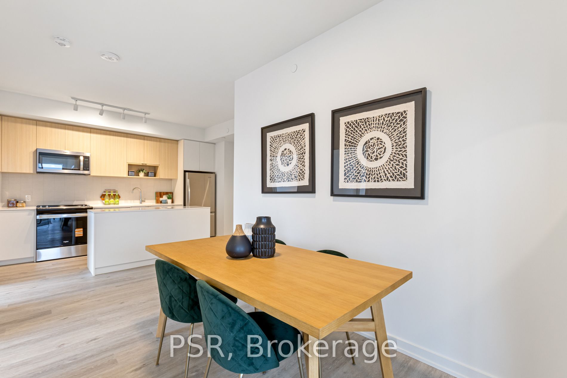 4365 Bloor Street W 525