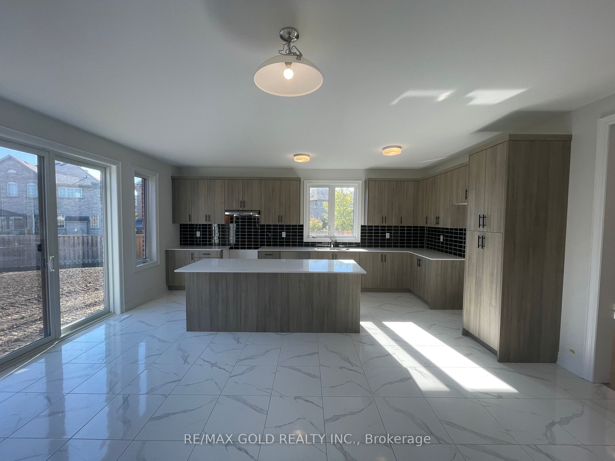 31 Dolomite Drive