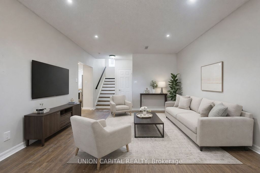 Photo of 9 Fenwick Avenue, Clarington, ON L1C 4R6 (MLS # E12940178)