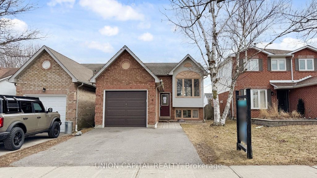 Photo of 9 Fenwick Avenue, Clarington, ON L1C 4R6 (MLS # E12940178)