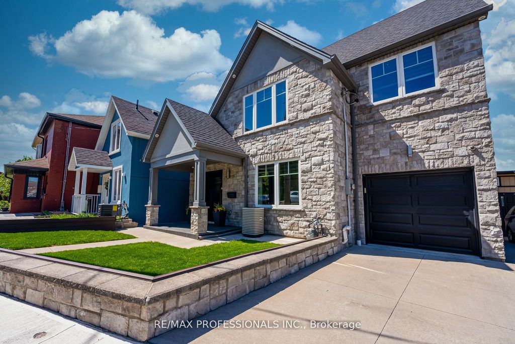 Photo of 372 Silverthorn Avenue, Toronto, ON M6M 3G9 (MLS # W12558342)