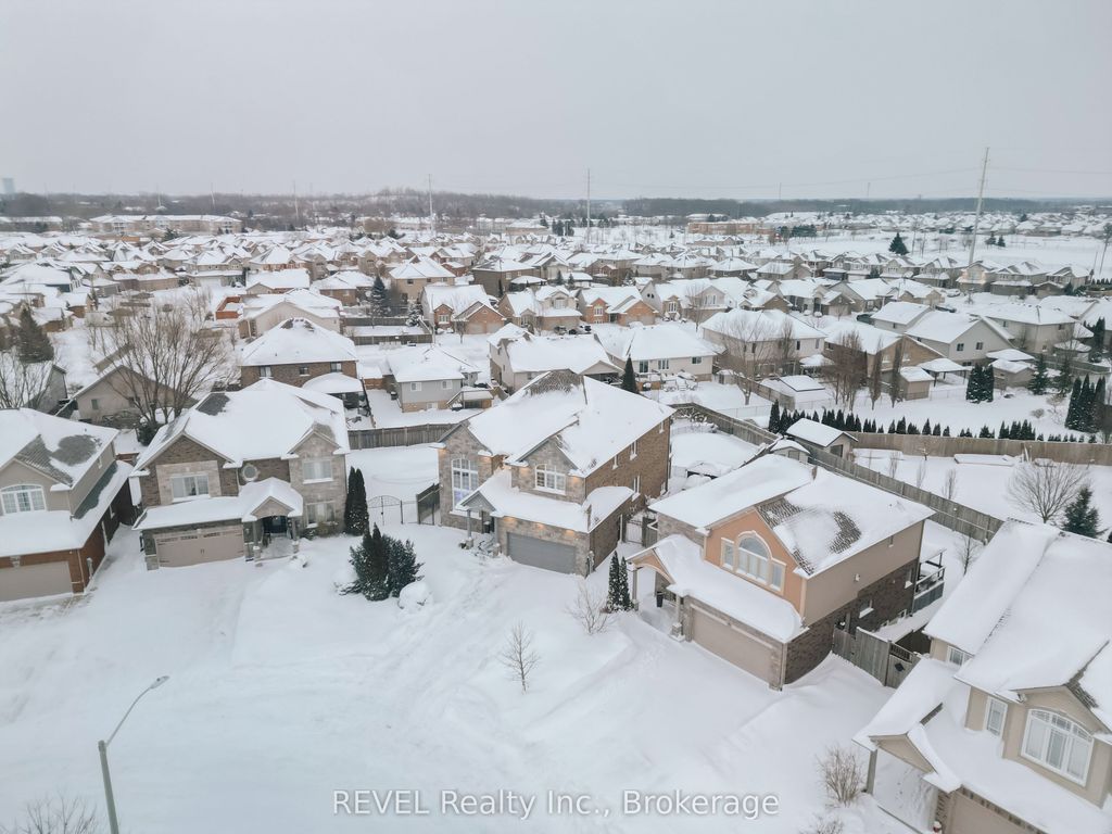 Photo of 6600 RICHARD Crescent, Niagara Falls, ON L2H 0A9 (MLS # X12737812)