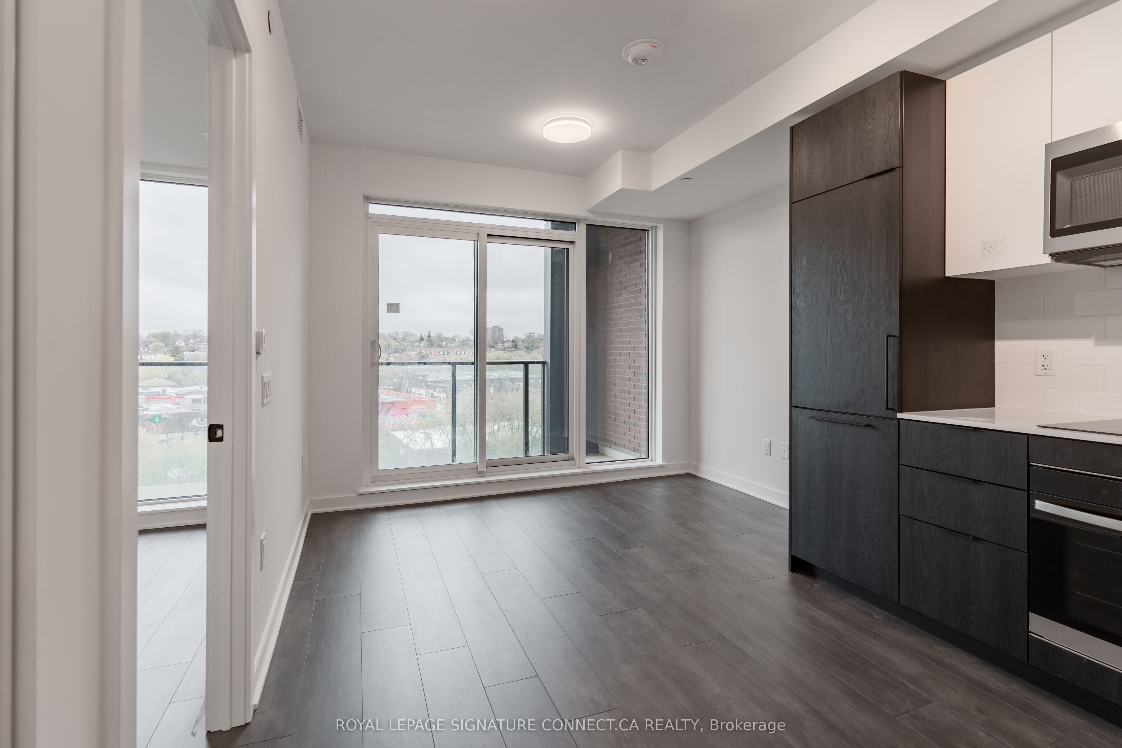 1185 Dupont Street 421