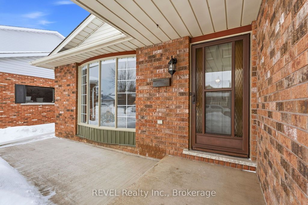 Photo of 7362 Nathan Crescent, Niagara Falls, ON L2G 7R6 (MLS # X12781856)