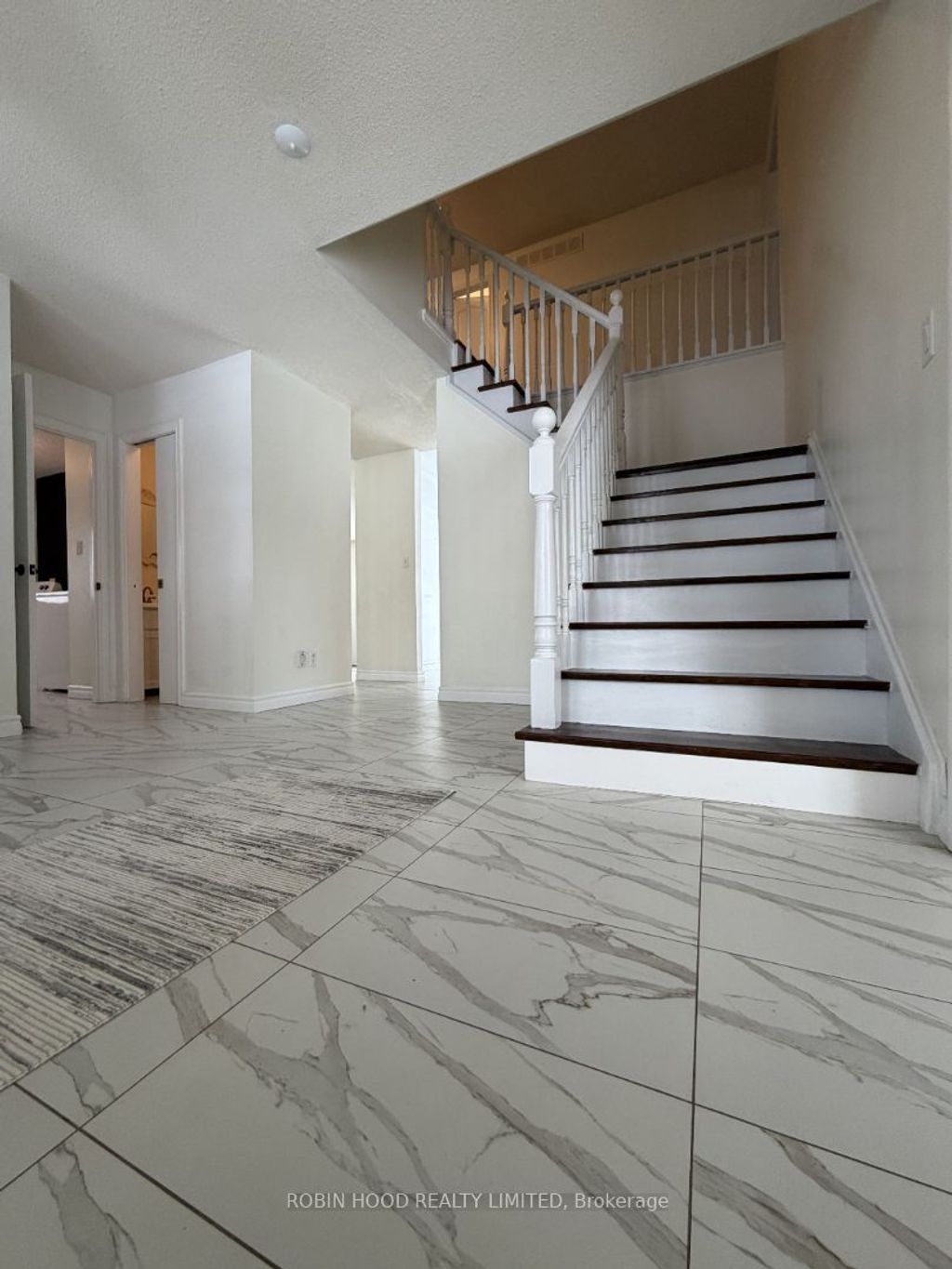 Photo of 42 Hands Drive, Guelph, ON N1G 3H3 (MLS # X12852412)