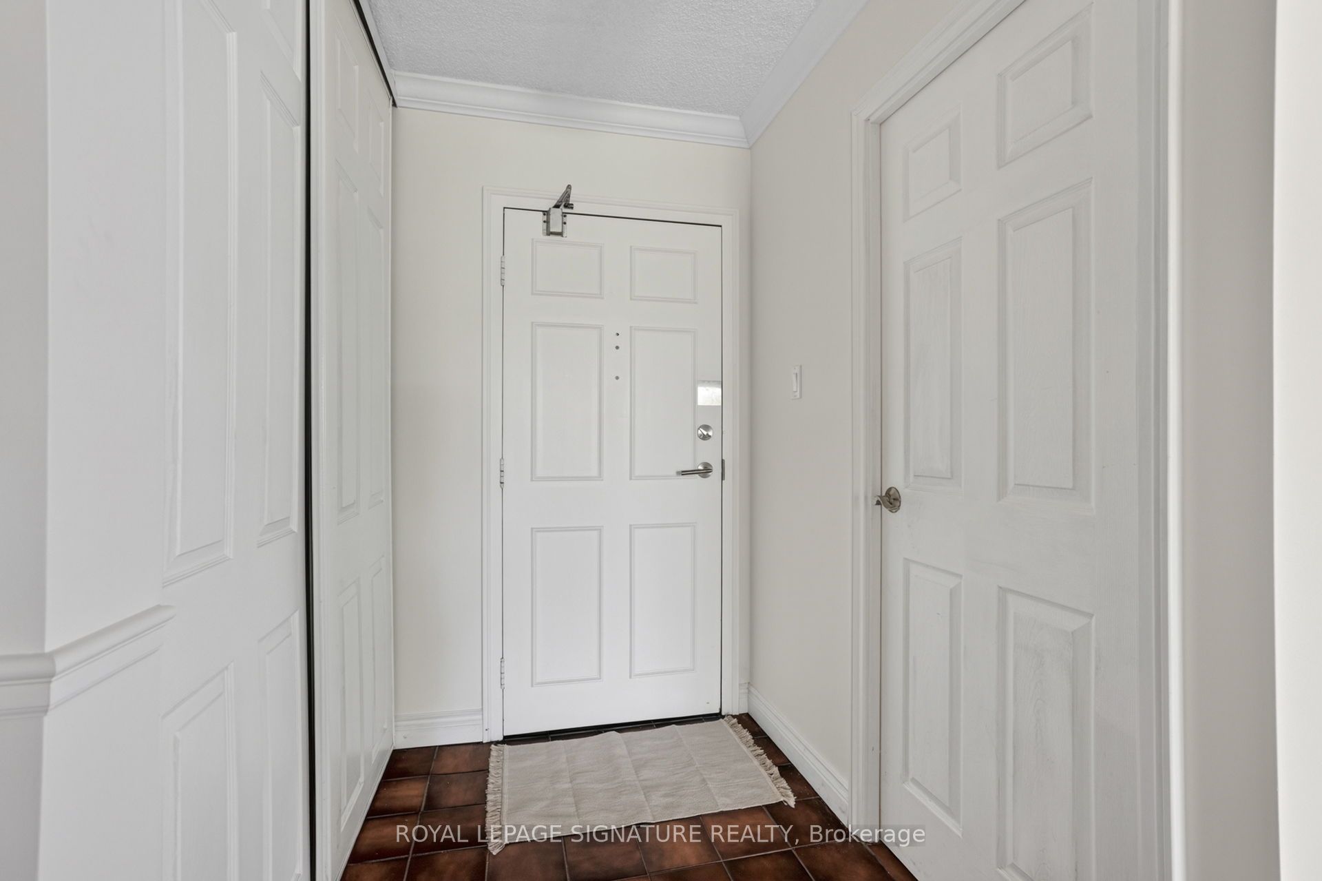 7811 Yonge Street 103