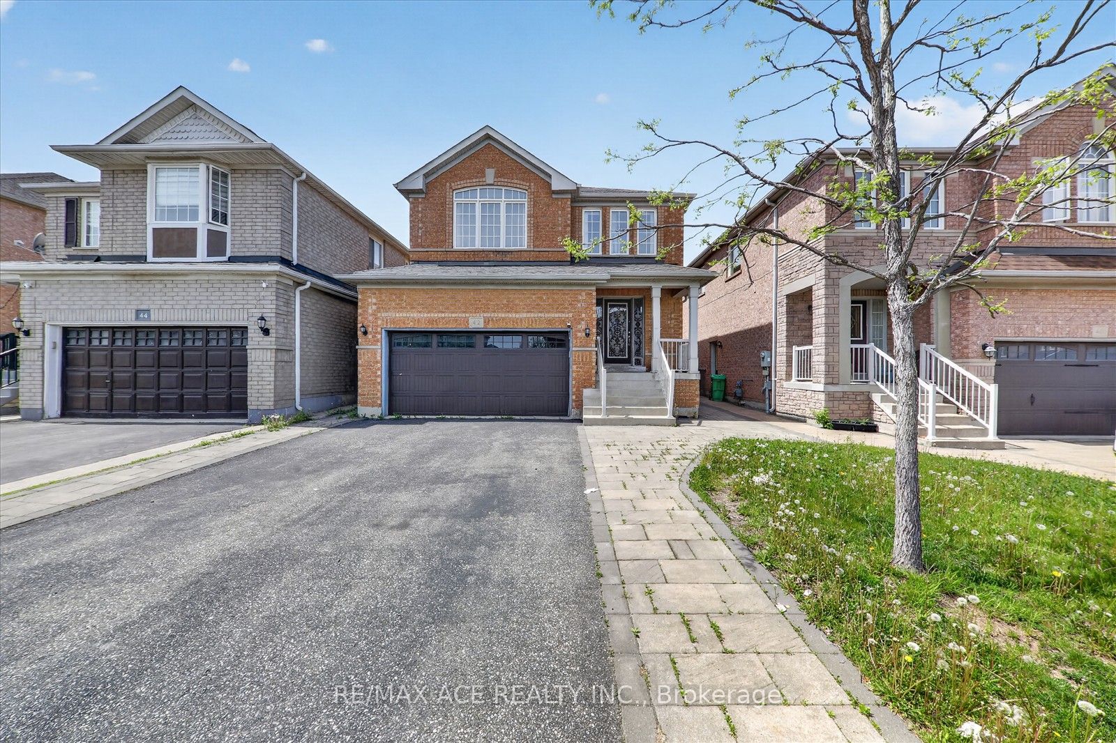 42 Feather Reed Way