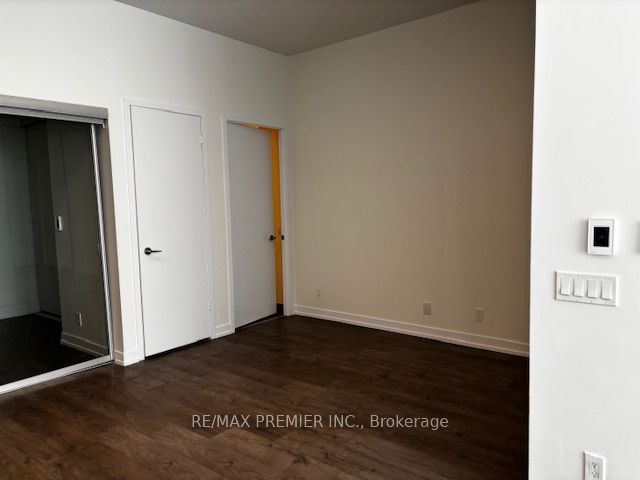 7 Buttermill Avenue TH 20