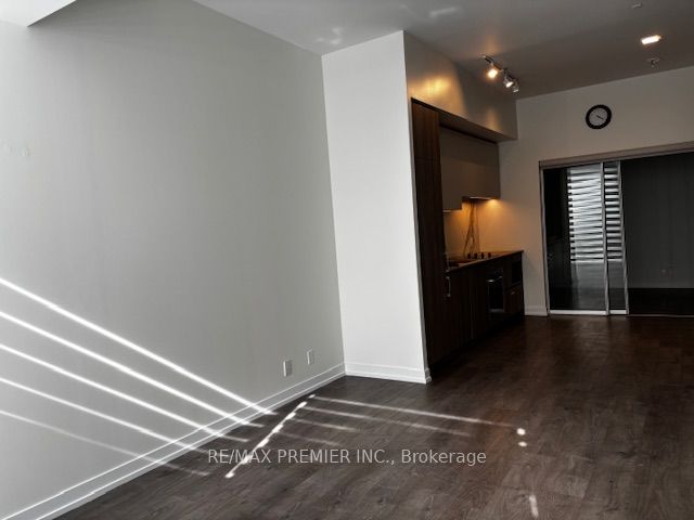 7 Buttermill Avenue TH 20