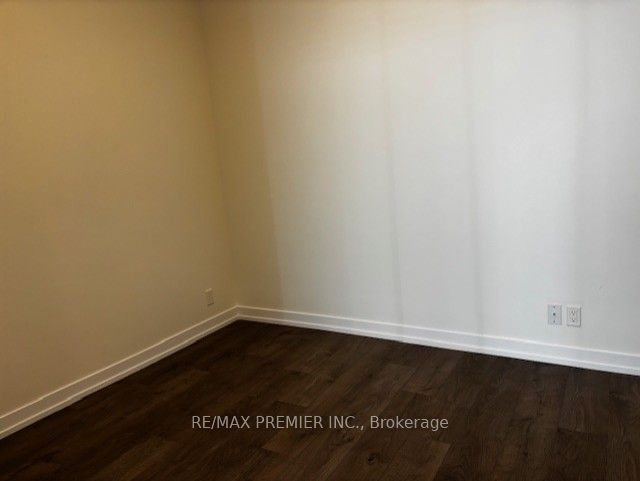7 Buttermill Avenue TH 20