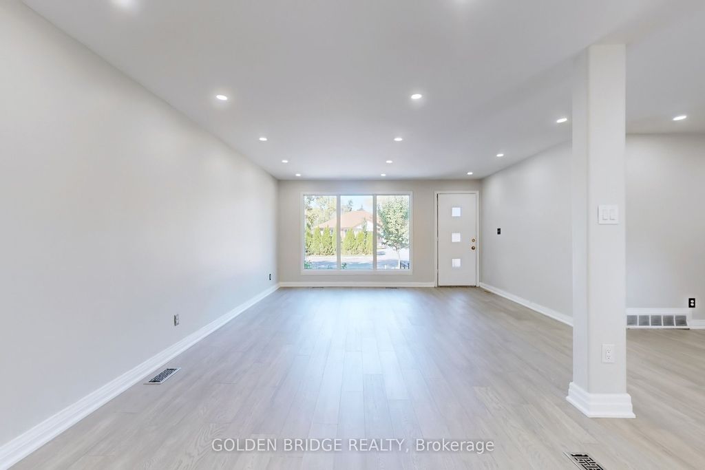 Photo of 438 Centre Street E, Richmond Hill, ON L4C 1B7 (MLS # N12645112)