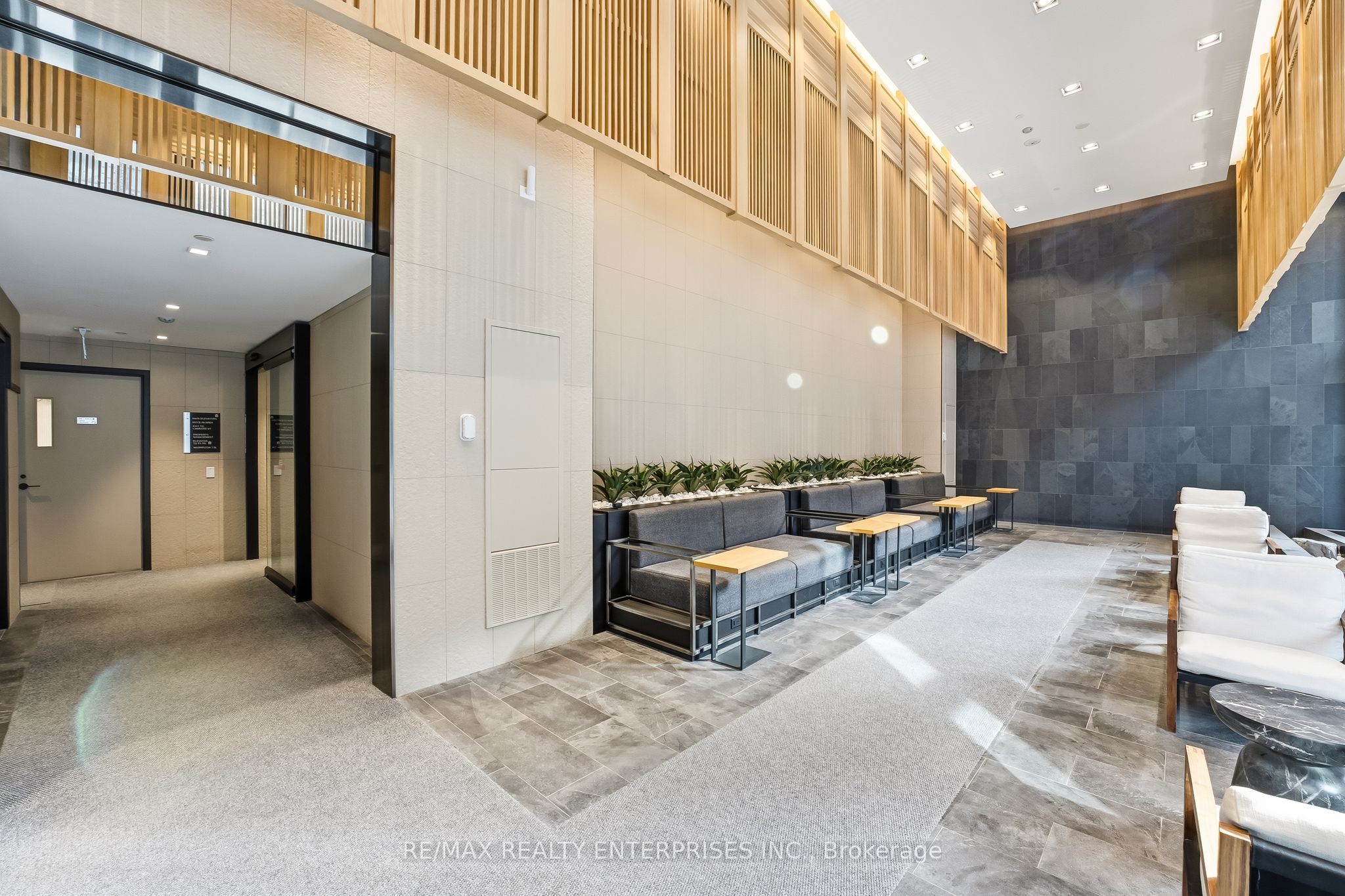 89 Church Street 305