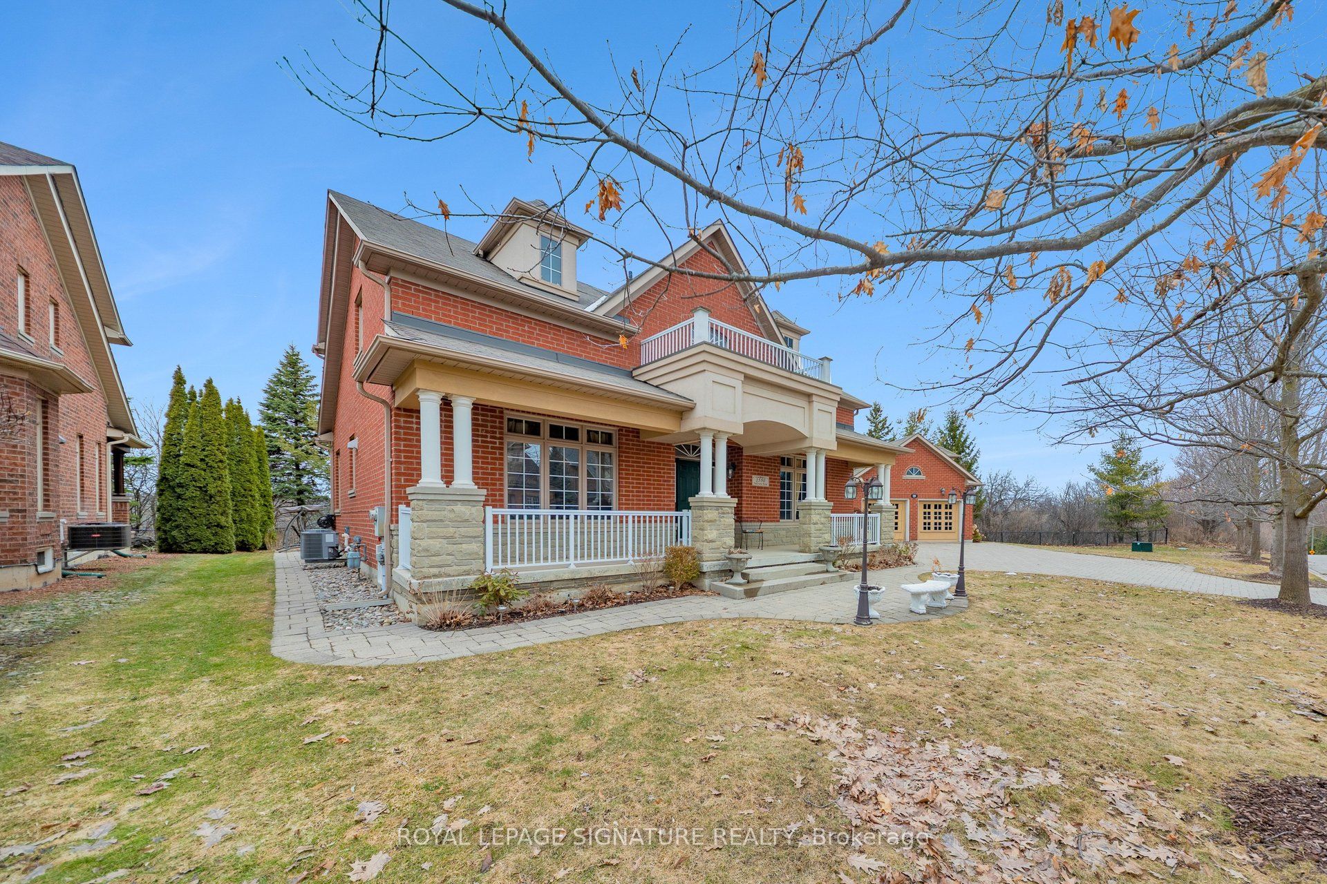 1590 Hallstone Road