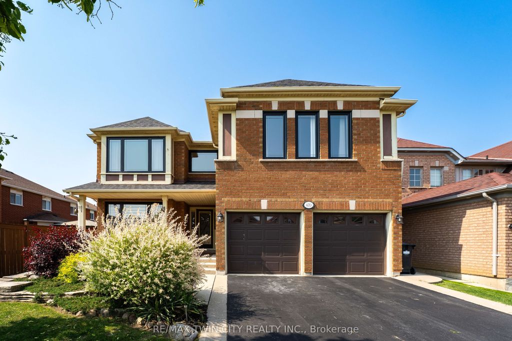 Photo of 670 Peter Robertson Boulevard, Brampton, ON L6R 1L8 (MLS # W12431486)
