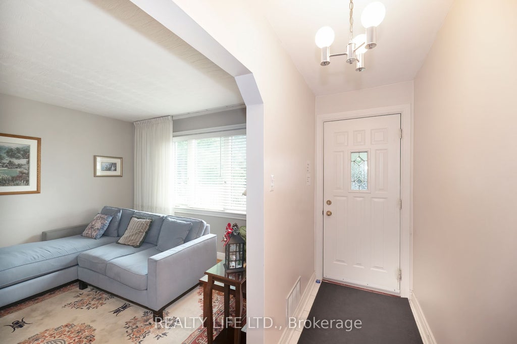 Photo of 24 Battersea Crescent, Toronto, ON M6L 1G8 (MLS # W13490702)