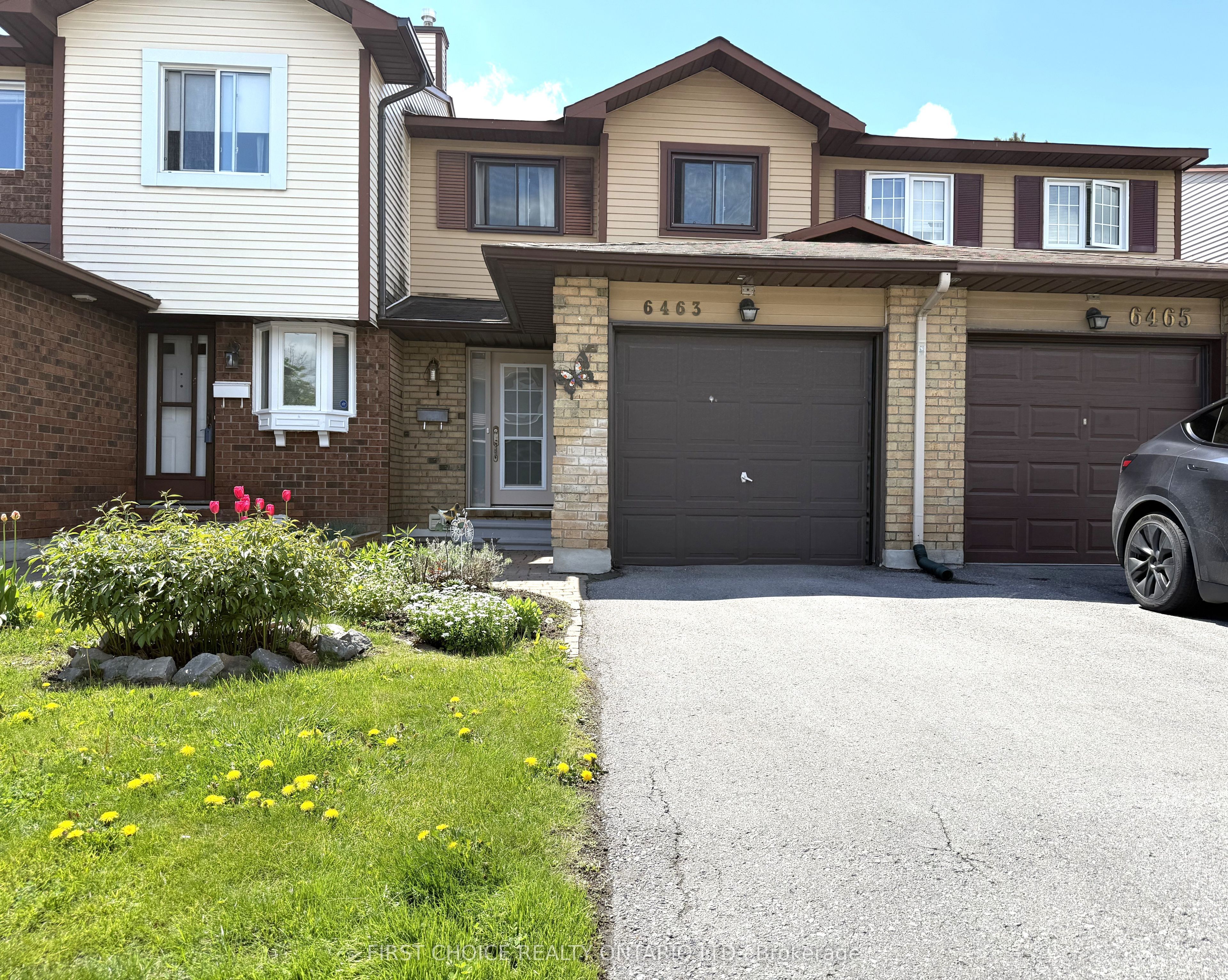 Photo 1 of 26 — 6463 Colony Square 13, Orleans - Convent Glen and Area, ON K1C 3E1
